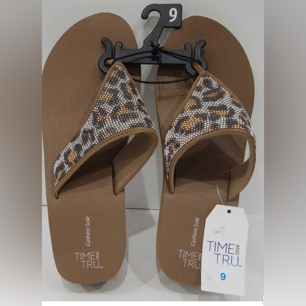 Time and Tru Women's Lifestyle Cushioned Sole Flip Flops Leopard Size 9